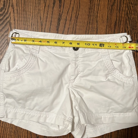 Athleta white shorts size 4 - Picture 4 of 9